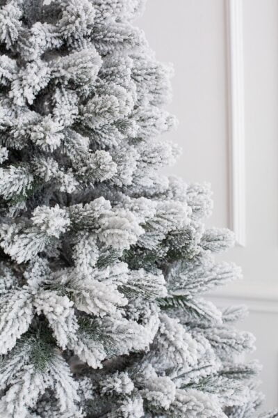 Brad artificial De Lux cu ace full 3D - ROYAL PINE SNOW - image Royal-Pine-Snow-4-400x600 on https://depozituldebrazi.ro